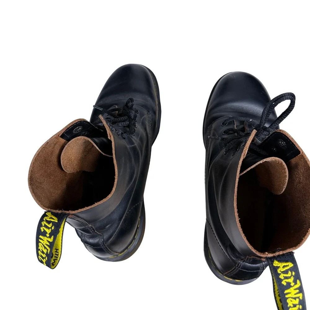 Dr. Martens 1460 Boots Mens 8 Black Leather Made in England Lace Up Combat 8-Eye